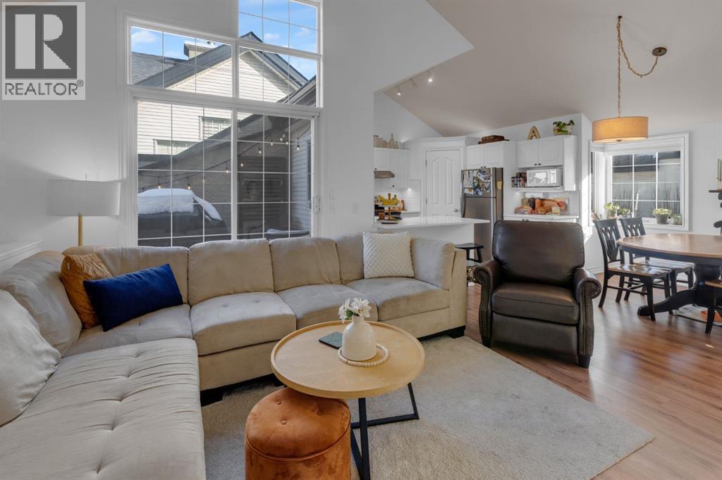 Row / Townhouse for Sale in 505, 408 31 Avenue NW|Calgary, Alberta T2M2P4 4