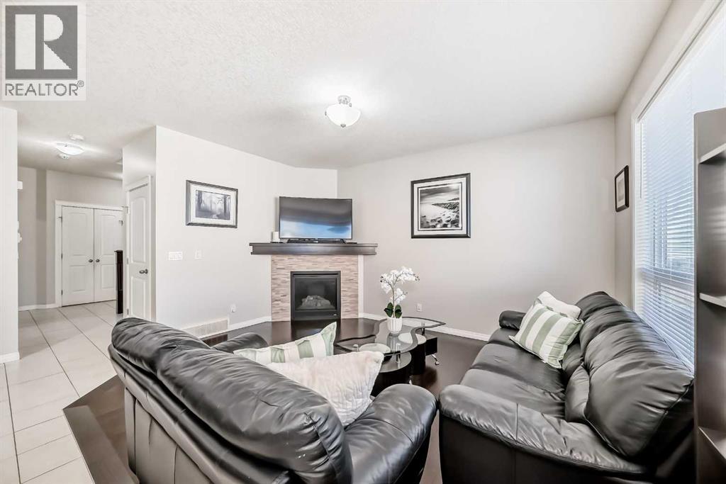 House for Sale in 795 New Brighton Drive SE|Calgary, Alberta T2Z1A1 3