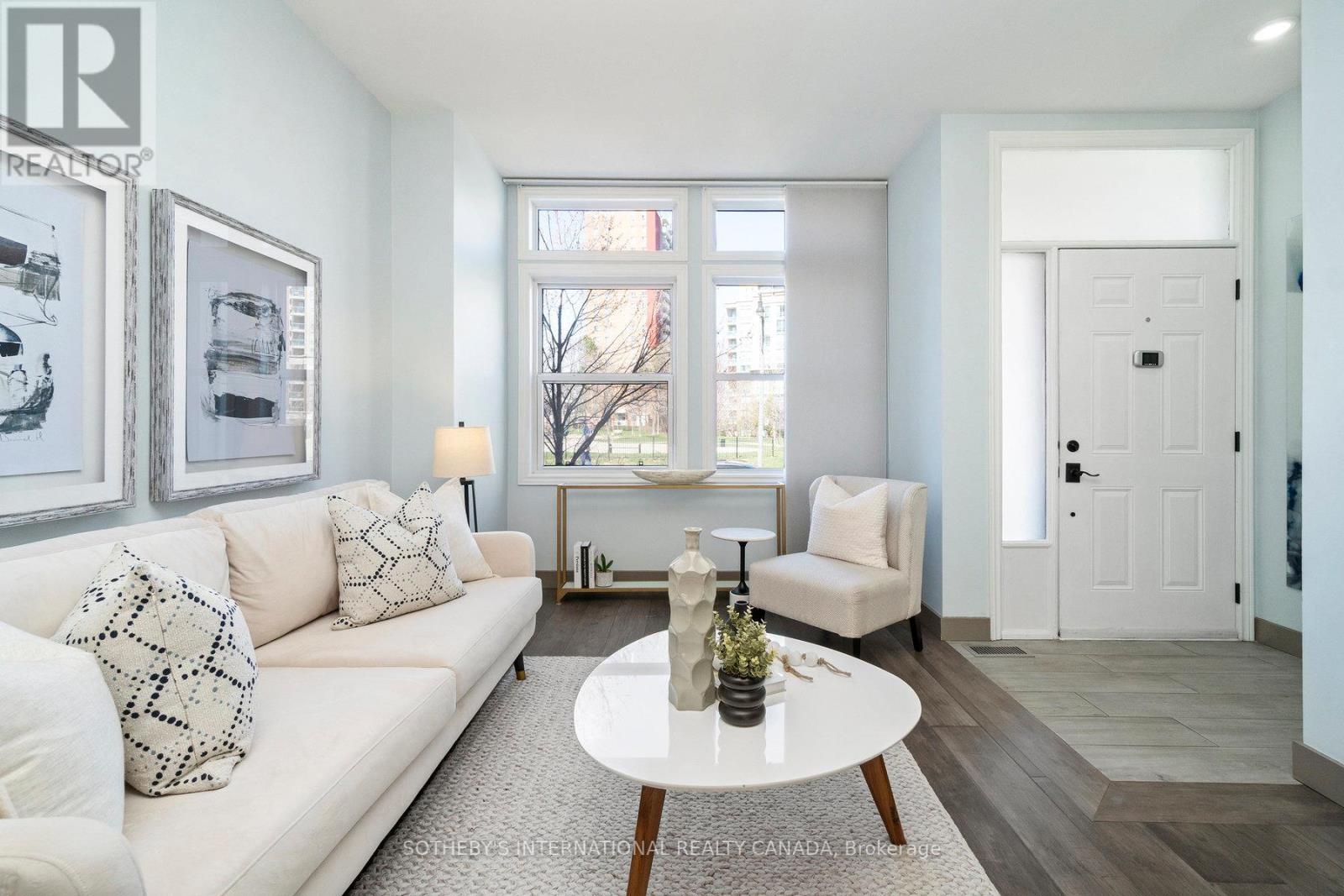 Row / Townhouse for Sale in 30 MICHAEL POWER PLACE|Toronto (Islington-City Centre West), Ontario M9A5G9 5