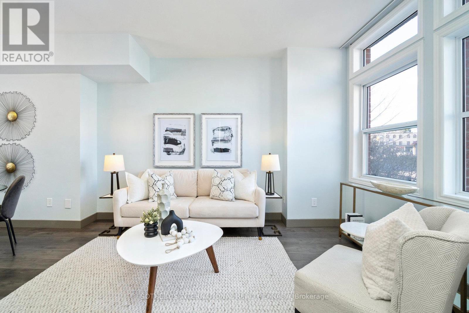 Row / Townhouse for Sale in 30 MICHAEL POWER PLACE|Toronto (Islington-City Centre West), Ontario M9A5G9