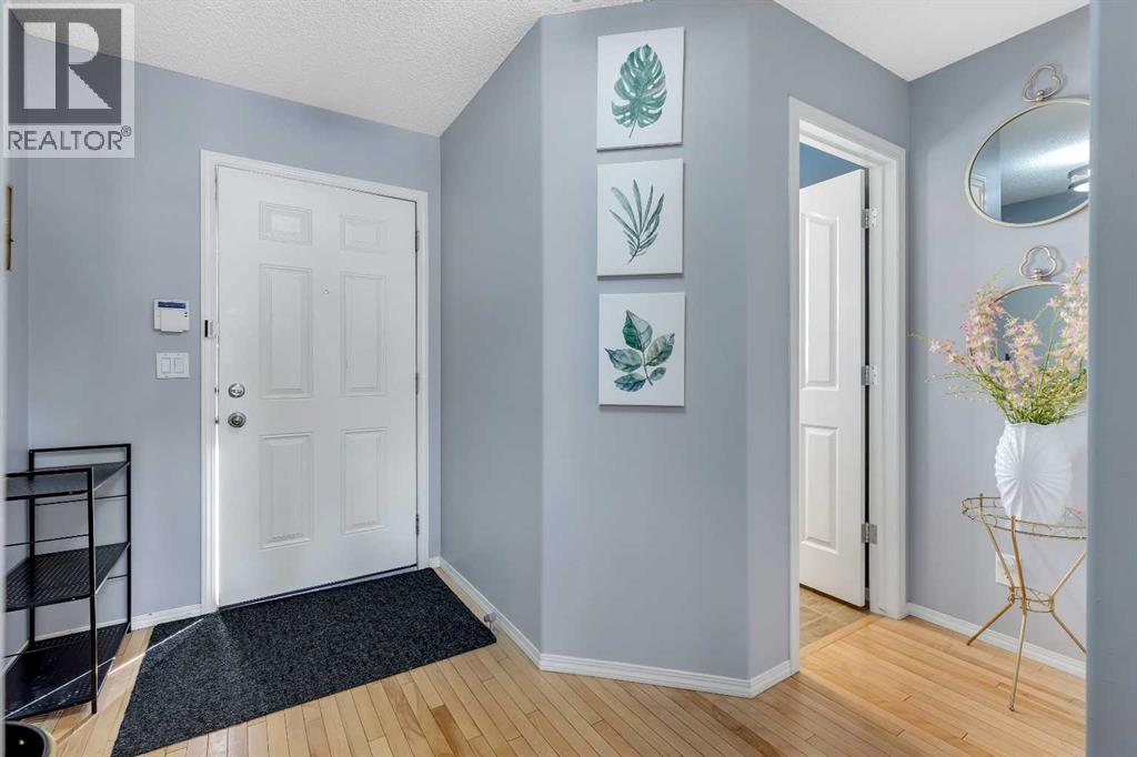 Duplex for Sale in 12 Cranberry Green SE|Calgary, Alberta T3M1L5 4