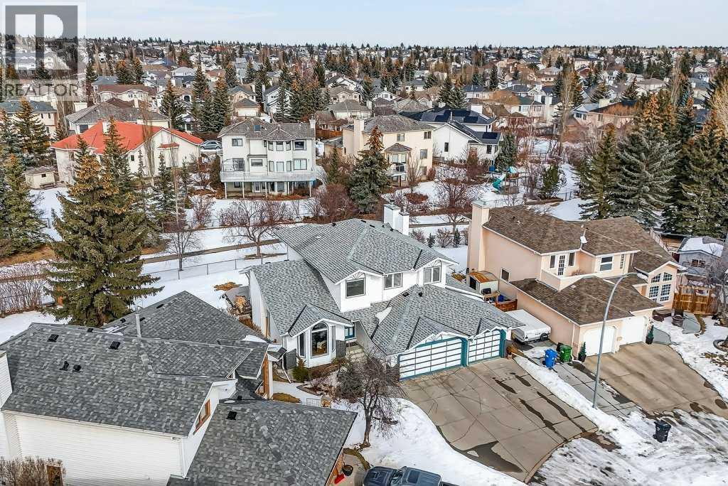 House for Sale in 108 Hawkstone Close NW|Calgary, Alberta T3G3P3 3