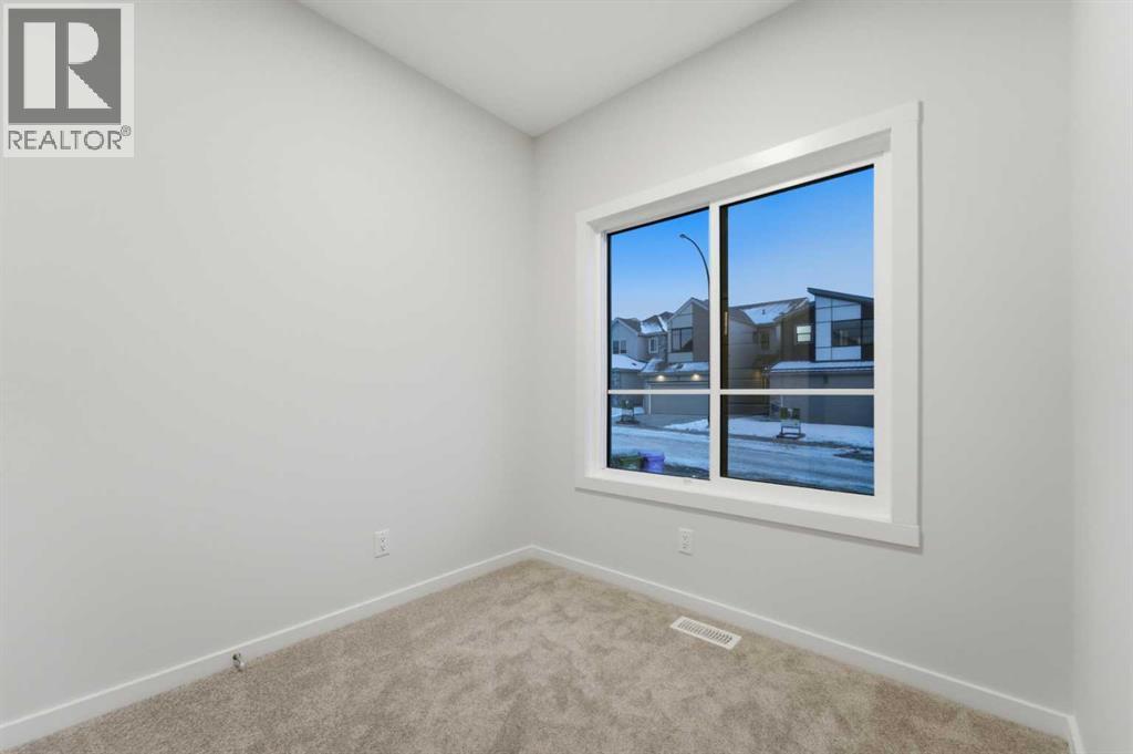 House for Sale in 8 Heartwood Lane SE|Calgary, Alberta T3S0P9 4