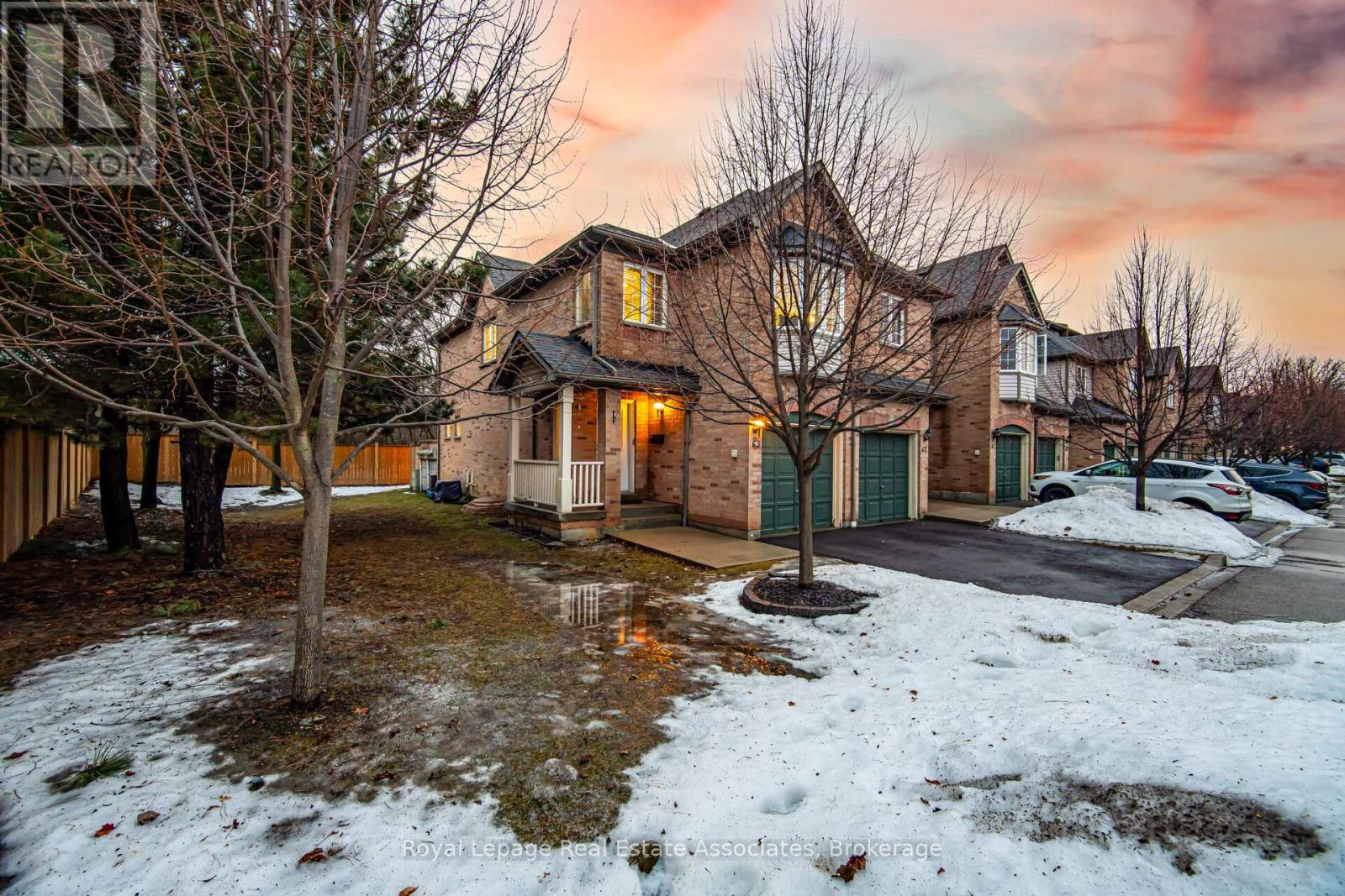 Row / Townhouse for Sale in 63 - 2080 LEANNE BOULEVARD|Mississauga (Sheridan), Ontario L5K2S6 4