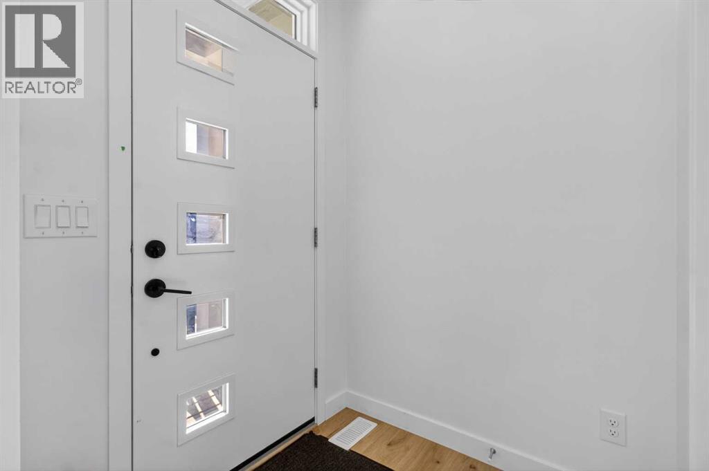 Row / Townhouse for Sale in 216 142 Avenue NW|Calgary, Alberta T3P0V7 2