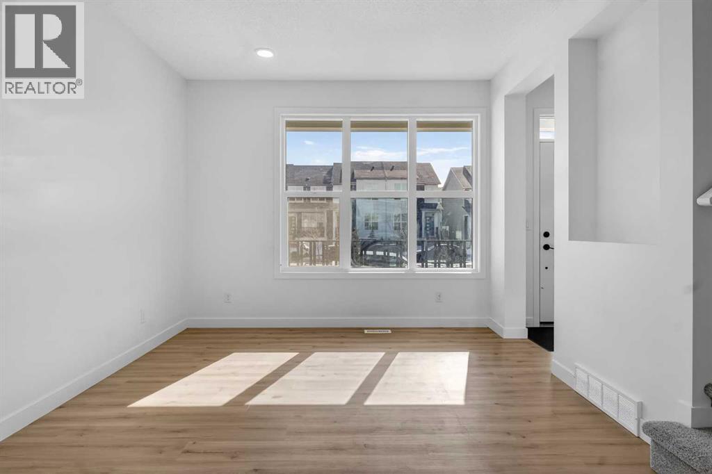 Row / Townhouse for Sale in 216 142 Avenue NW|Calgary, Alberta T3P0V7 4