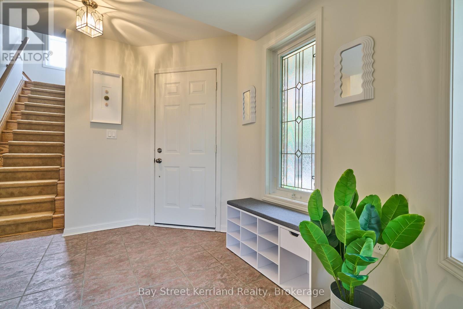 Row / Townhouse for Sale in 105 - 3030 BREAKWATER COURT|Mississauga (Cooksville), Ontario L5B4N9 4