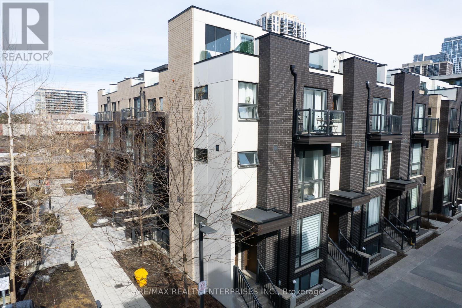 Row / Townhouse for Sale in 114 - 32 FIELDWAY ROAD|Toronto (Islington-City Centre West), Ontario M8Z0E3 3