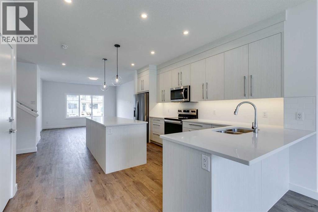 Duplex for Sale in 646 Rangeview Street SE|Calgary, Alberta T3M2K1 5