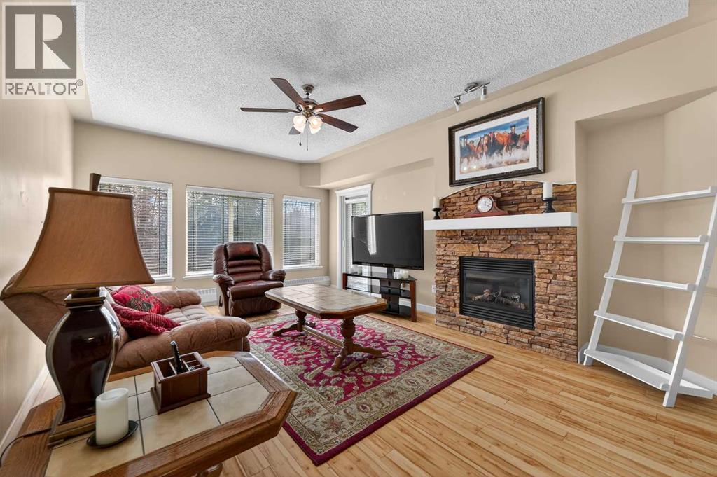 Apartment for Sale in 211, 20 Discovery Ridge Close SW|Calgary, Alberta T3H5X4 2