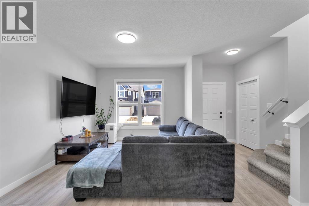 House for Sale in 67 Corner Glen Gardens NE|Calgary, Alberta T3N2L3 4