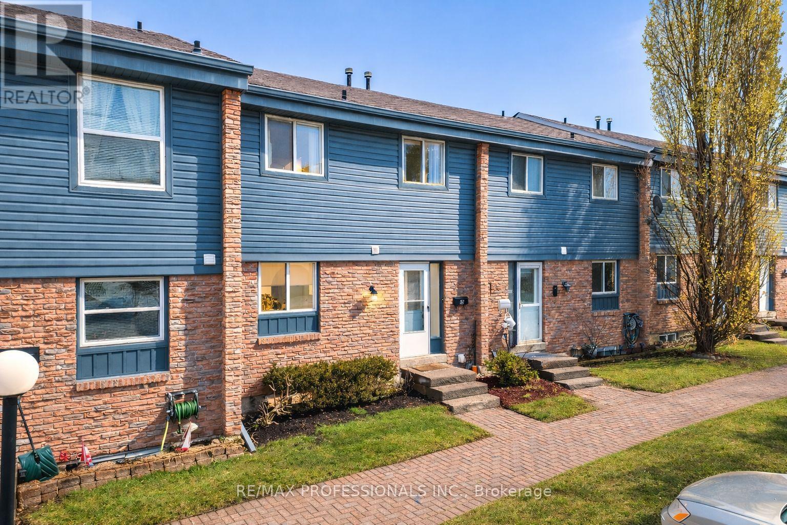 Row / Townhouse for Sale in TH65 - 6699 FALCONER DRIVE|Mississauga (Streetsville), Ontario L5N2E3