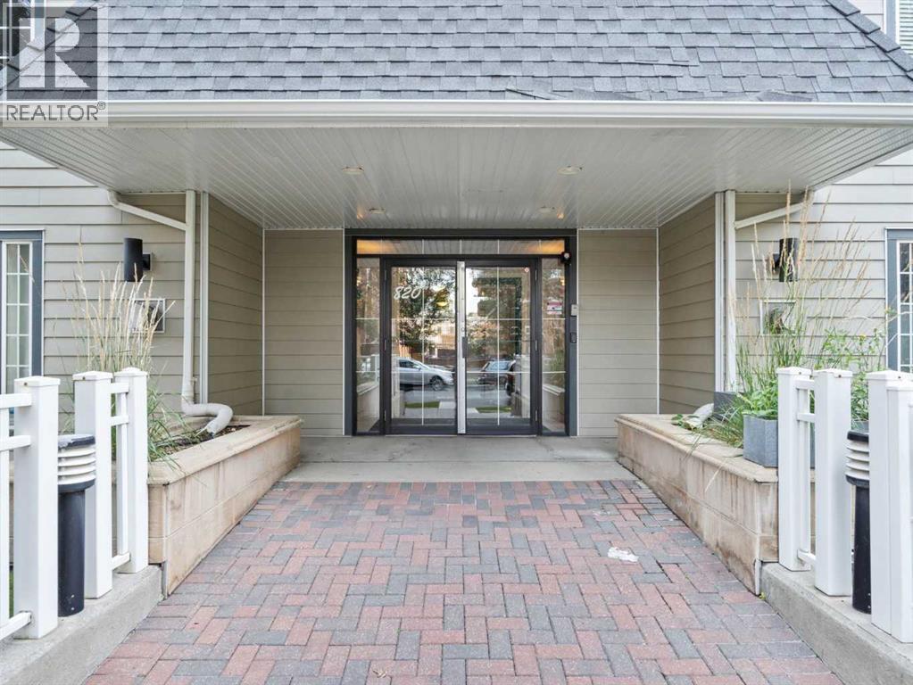 Apartment for Sale in #105, 820 15 Avenue SW|Calgary, Alberta T2R0S1 2