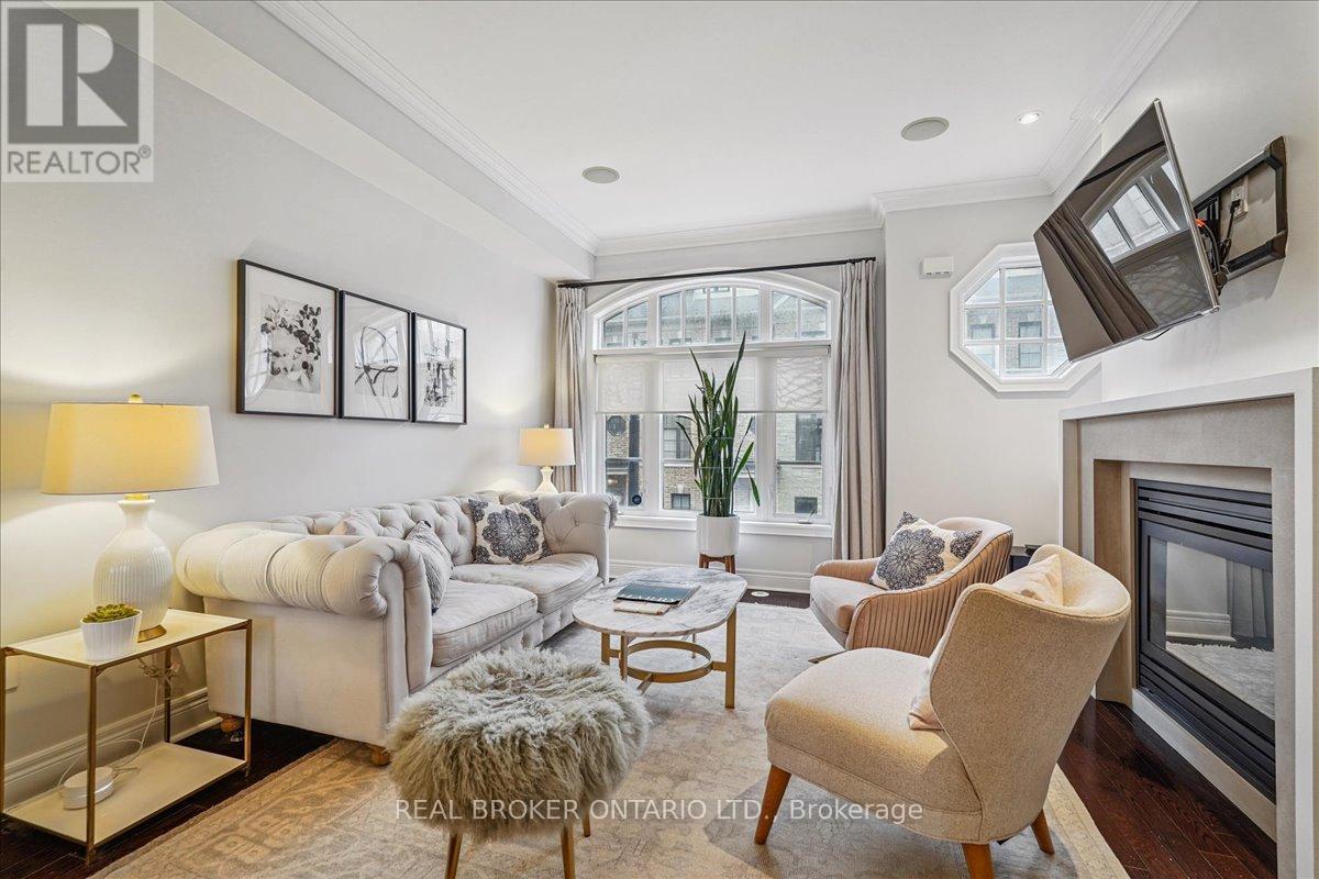 Row / Townhouse for Sale in 25 RUBY LANG LANE|Toronto (Mimico), Ontario M8Z0B8 5