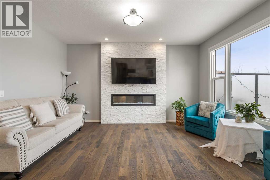 House for Sale in 1464 Livingston Way NE|Calgary, Alberta T3P0Z4 4