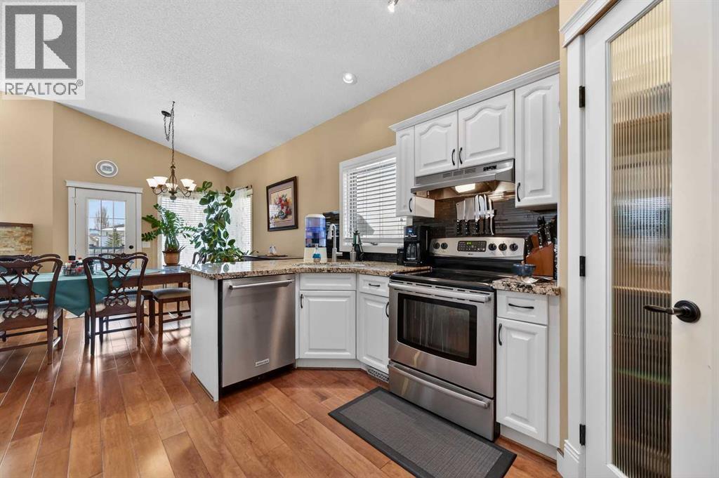 House for Sale in 118 Douglas Woods Hill SE|Calgary, Alberta T2Z2G6 5