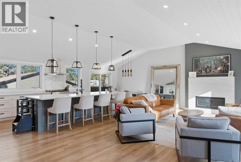 House for Sale in 6725 Livingstone Drive SW|Calgary, Alberta T3E6J2 2