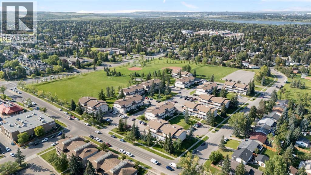 Row / Townhouse for Sale in 42, 11407 Braniff Road SW|Calgary, Alberta T2W1C5 3