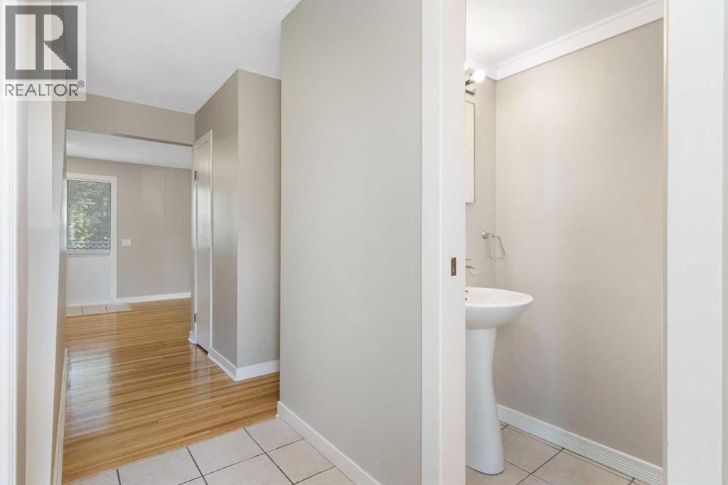 Row / Townhouse for Sale in 42, 11407 Braniff Road SW|Calgary, Alberta T2W1C5 5