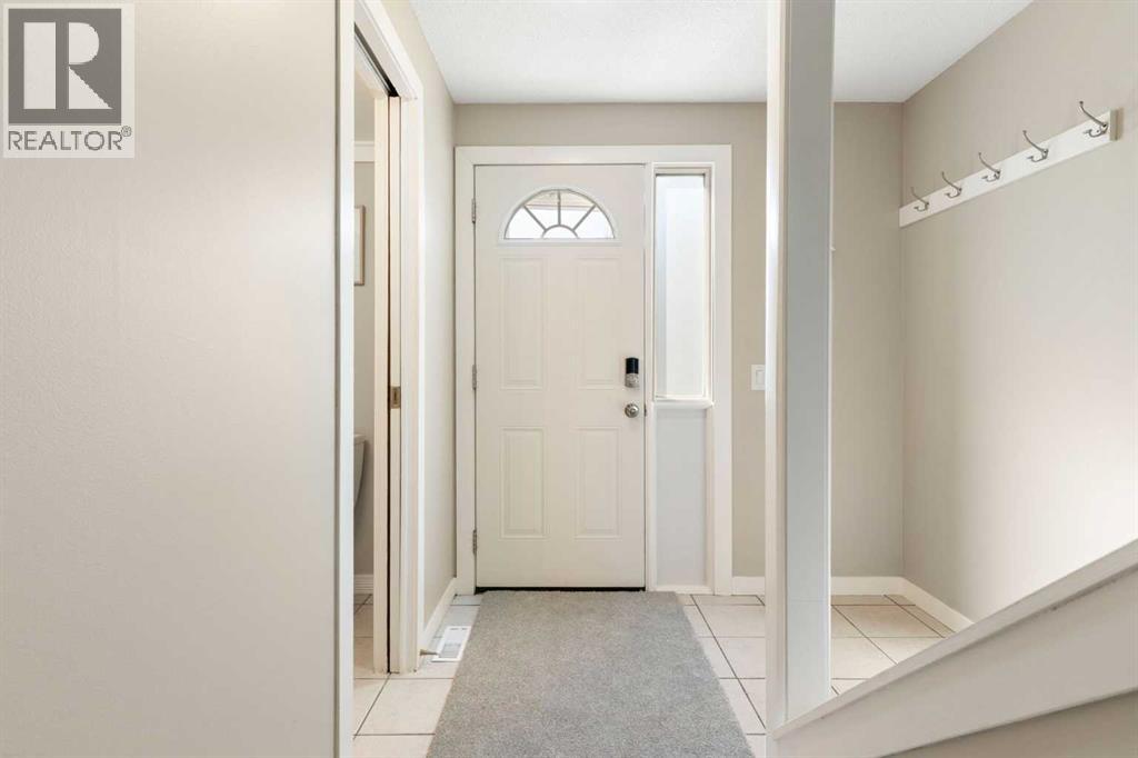 Row / Townhouse for Sale in 42, 11407 Braniff Road SW|Calgary, Alberta T2W1C5 4