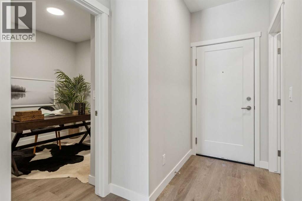 Apartment for Sale in 208, 655 Shawnee Square SW|Calgary, Alberta T2Y1E3 2