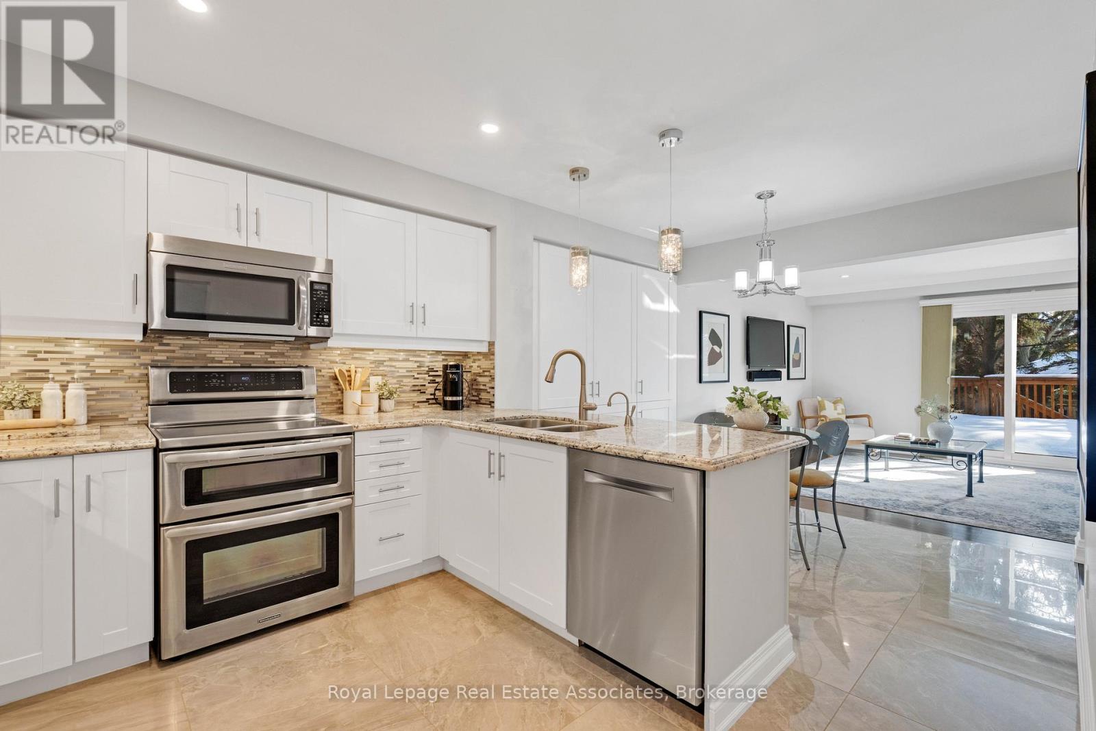 Row / Townhouse for Sale in 14 - 1905 BROAD HOLLOW GATE|Mississauga (Erin Mills), Ontario L5L5X2 4