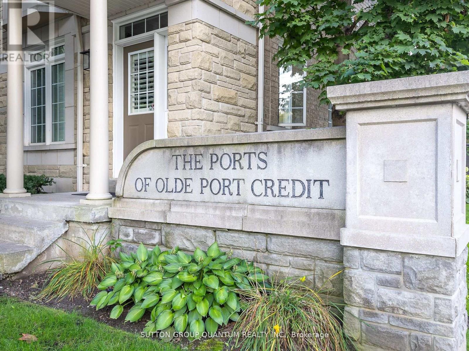 Row / Townhouse for Sale in 50 ROSEWOOD AVENUE|Mississauga (Port Credit), Ontario L5G4W3