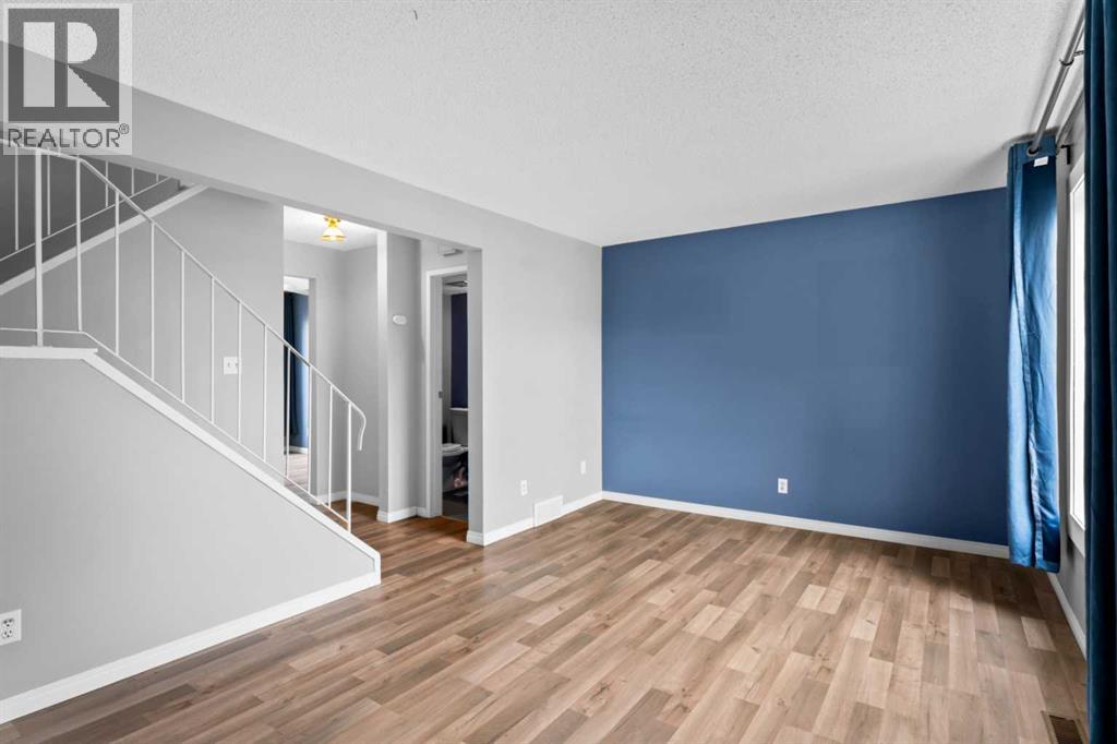 Row / Townhouse for Sale in 3, 100 Pennsylvania Road SE|Calgary, Alberta T2A4Y8 4