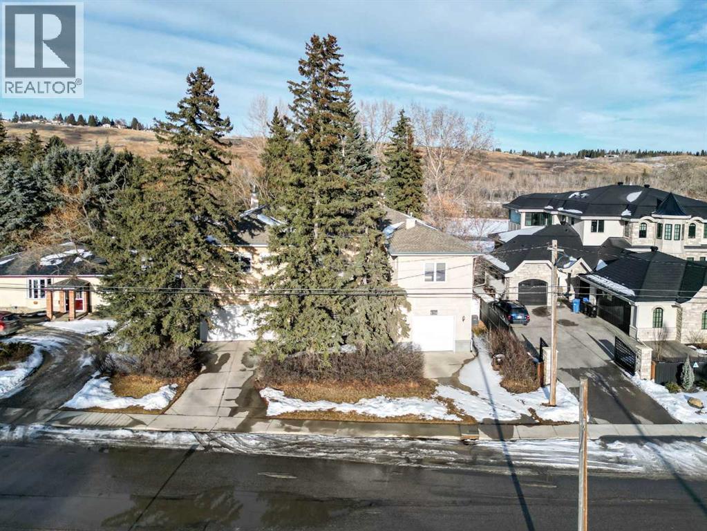 House for Sale in 6756 Bow Crescent NW|Calgary, Alberta T3B2B9 2