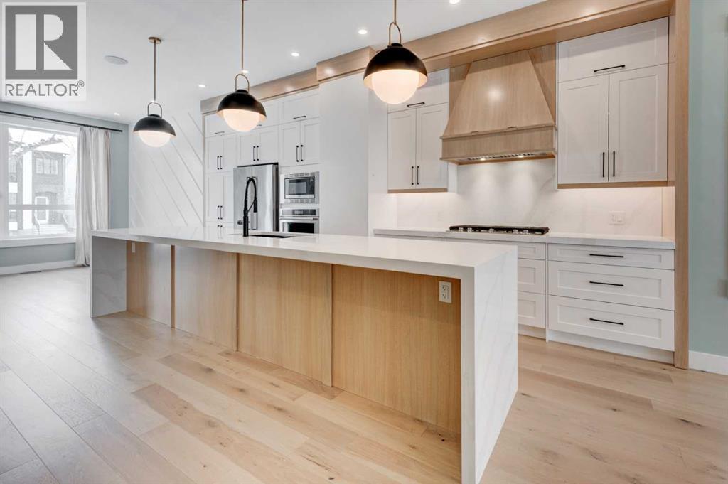 House for Sale in 2425 27 Street SW|Calgary, Alberta T3E2G2