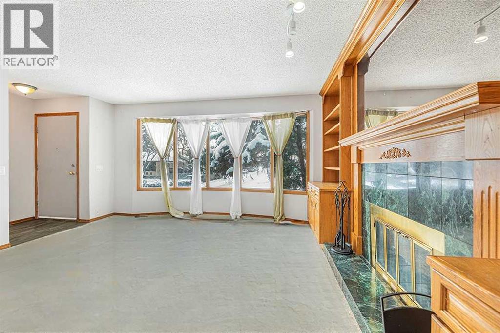 House for Sale in 1852 Lynnover Road SE|Calgary, Alberta T2C1P2 3