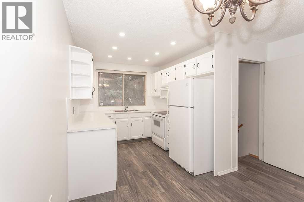 House for Sale in 1852 Lynnover Road SE|Calgary, Alberta T2C1P2 5