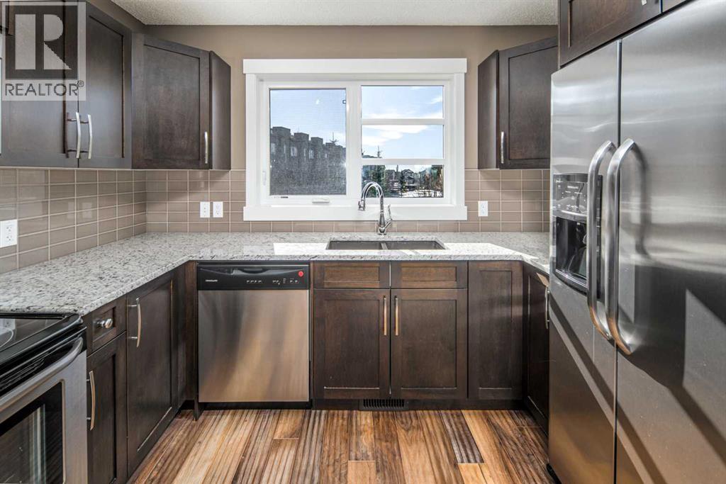 Row / Townhouse for Sale in 331 Covecreek Circle NE|Calgary, Alberta T3K0W6 5