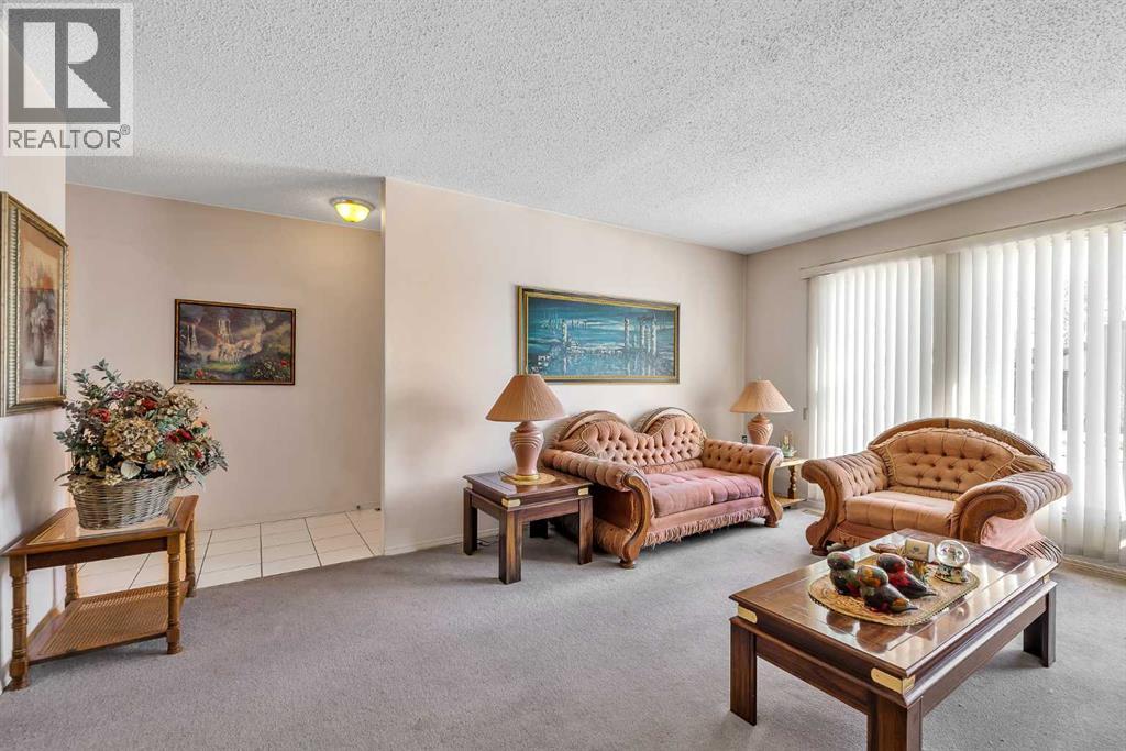 House for Sale in 55 Midlake Place SE|Calgary, Alberta T2X1J2 5