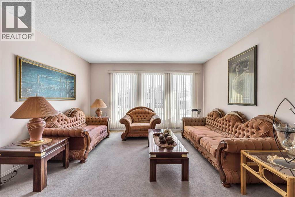 House for Sale in 55 Midlake Place SE|Calgary, Alberta T2X1J2 3