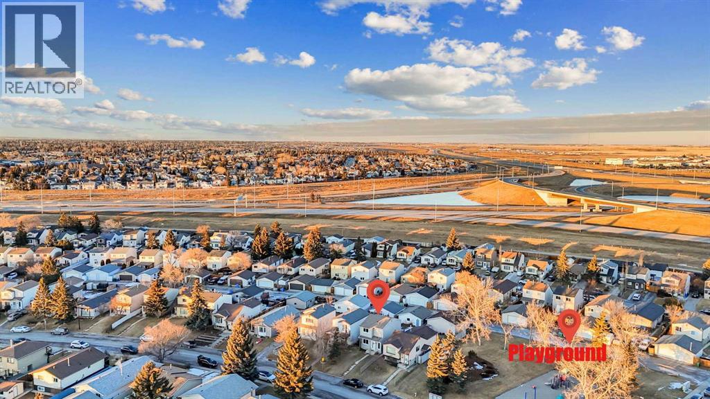 House for Sale in 88 Abingdon Crescent NE|Calgary, Alberta T2A6S3 4