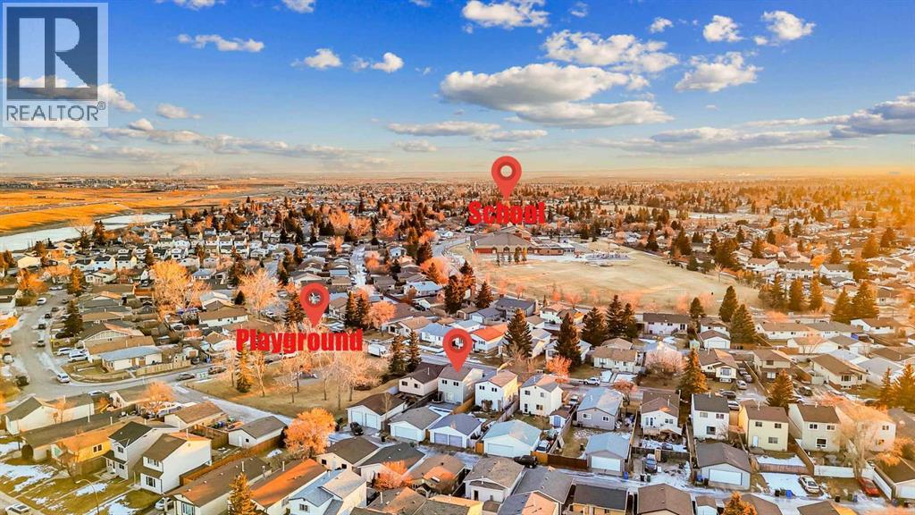 House for Sale in 88 Abingdon Crescent NE|Calgary, Alberta T2A6S3 5