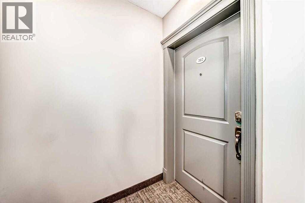 Apartment for Sale in 202, 8 Prestwick Pond Terrace SE|Calgary, Alberta T2Z4P3 3