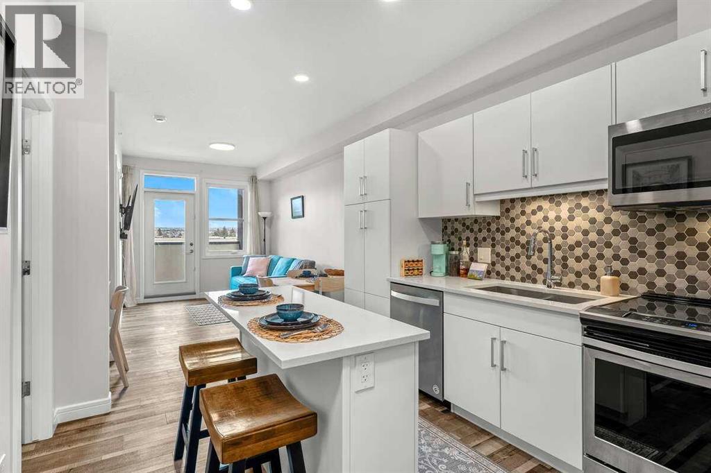 Apartment for Sale in 2410, 80 Greenbriar Place NW|Calgary, Alberta T3B6J4