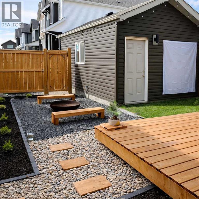 House for Sale in 101 Lavender Manor SE|Calgary, Alberta T3S0C8 2