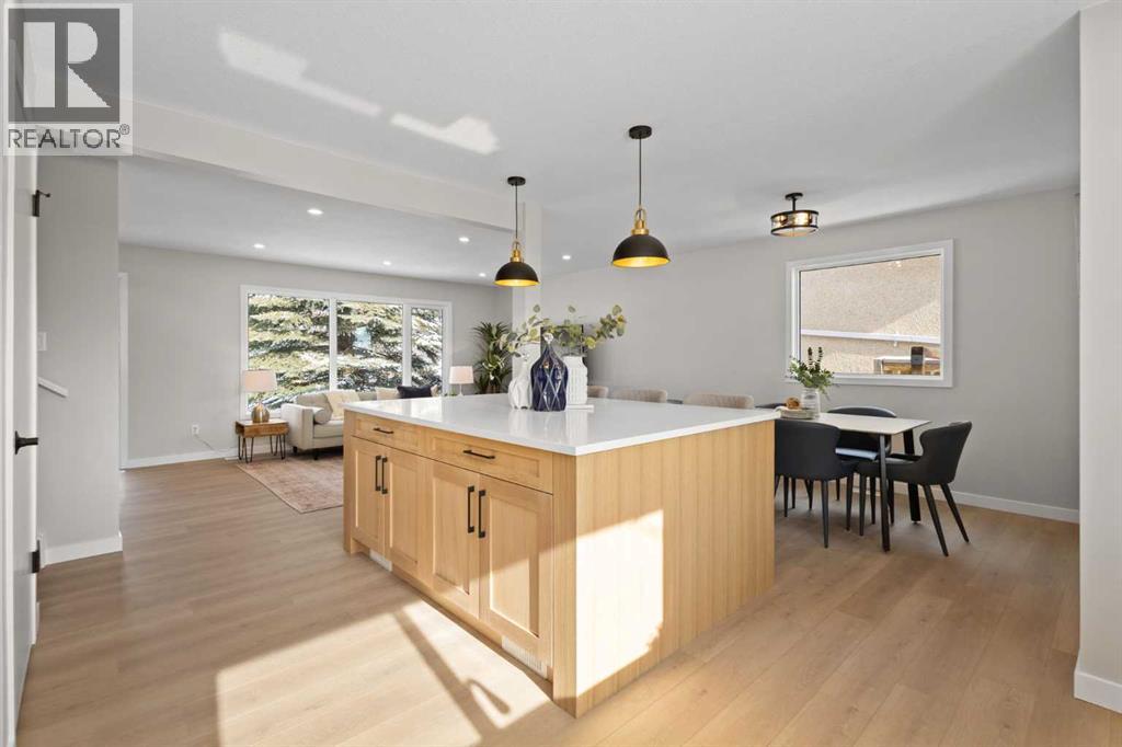 House for Sale in 236 Silverview Way NW|Calgary, Alberta T3B3K3 5