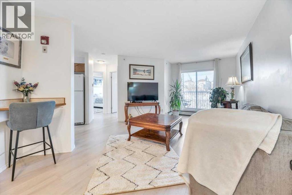 Apartment for Sale in 308, 11 Somervale View SW|Calgary, Alberta T2Y4A9 5