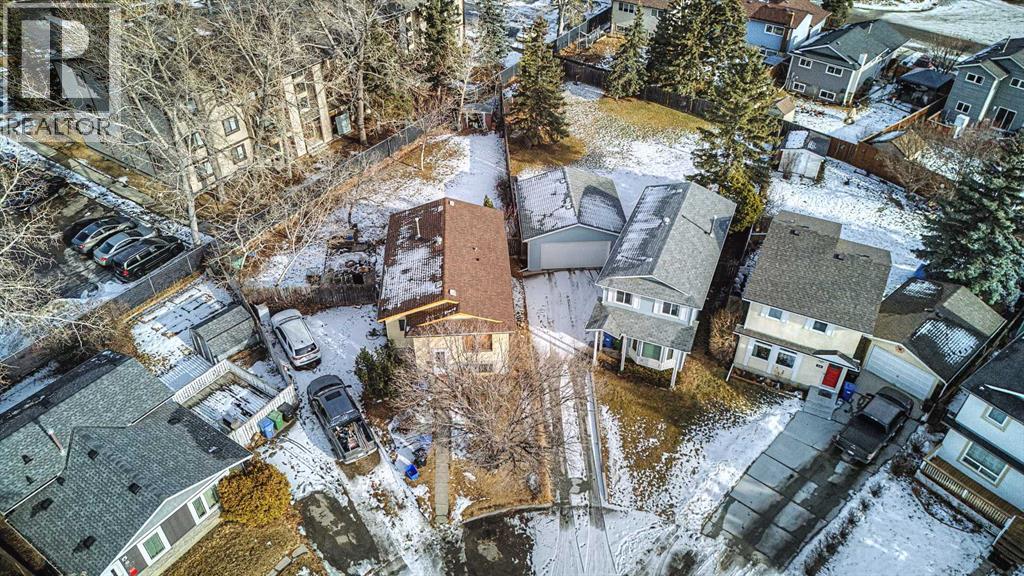 House for Sale in 36 Castleglen Place NE|Calgary, Alberta T3J2R1 5