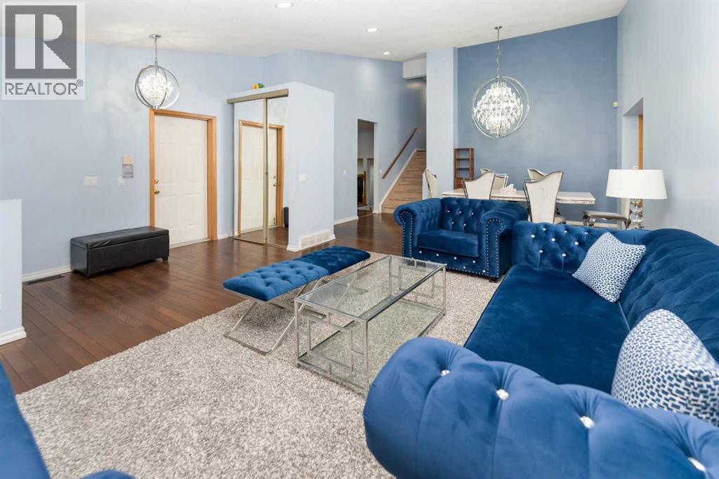 House for Sale in 18 Coral Sands Place NE|Calgary, Alberta T3J3J3 2