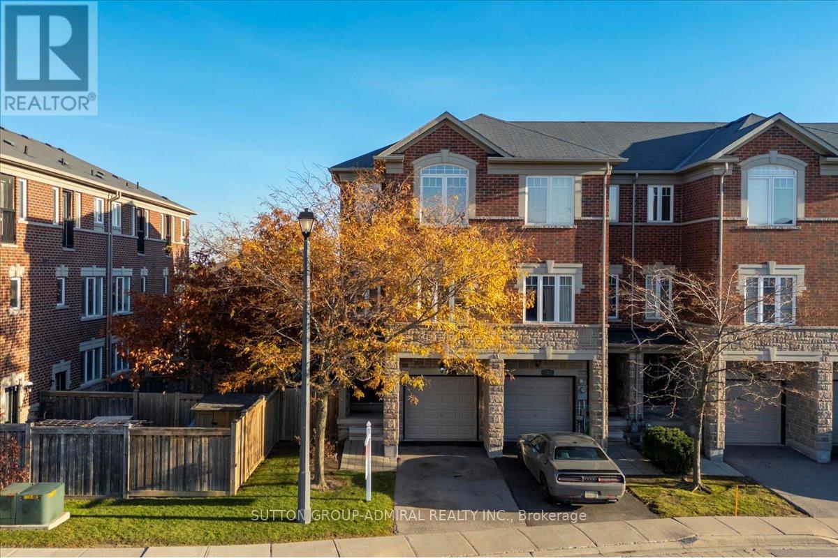Row / Townhouse for Sale in 1 - 2600 GLENGARRY ROAD|Mississauga (Erindale), Ontario L5C0A2