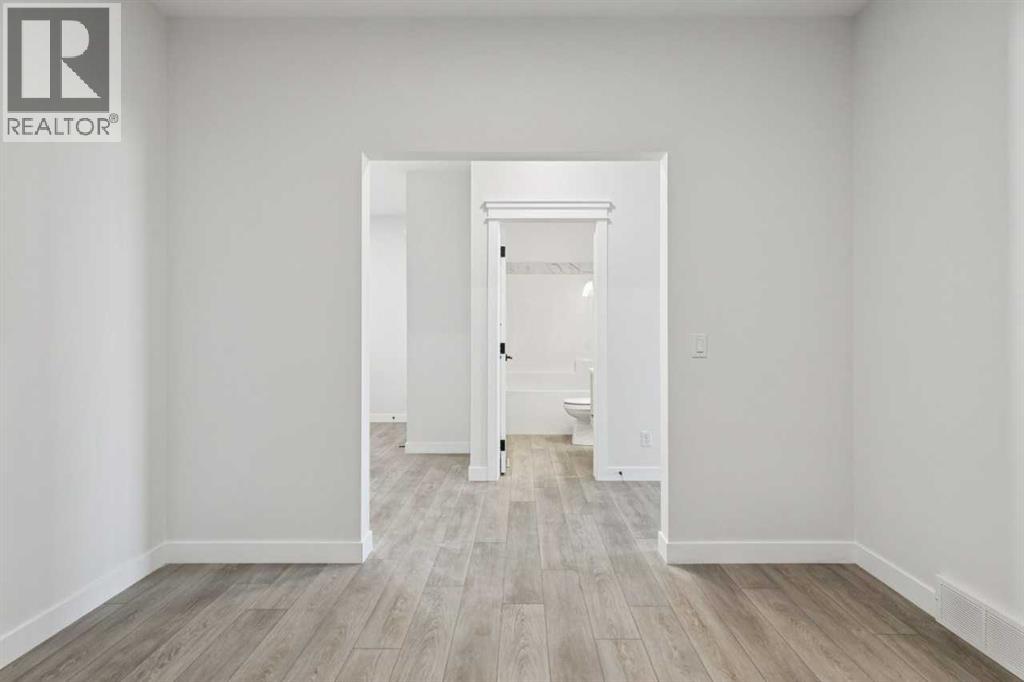 House for Sale in 378 Hotchkiss Manor SE|Calgary, Alberta T2S0J9 3