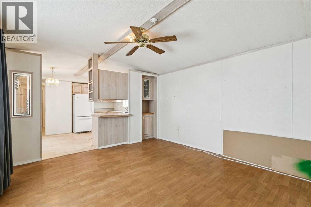 Mobile Home for Sale in 428, 1101 84 Street NE|Calgary, Alberta T2A7X2 2