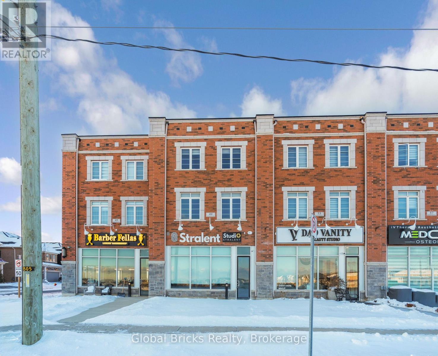 Row / Townhouse for Sale in 49 BURNHAMTHORPE ROAD E|Oakville (GO Glenorchy), Ontario L6H7C8