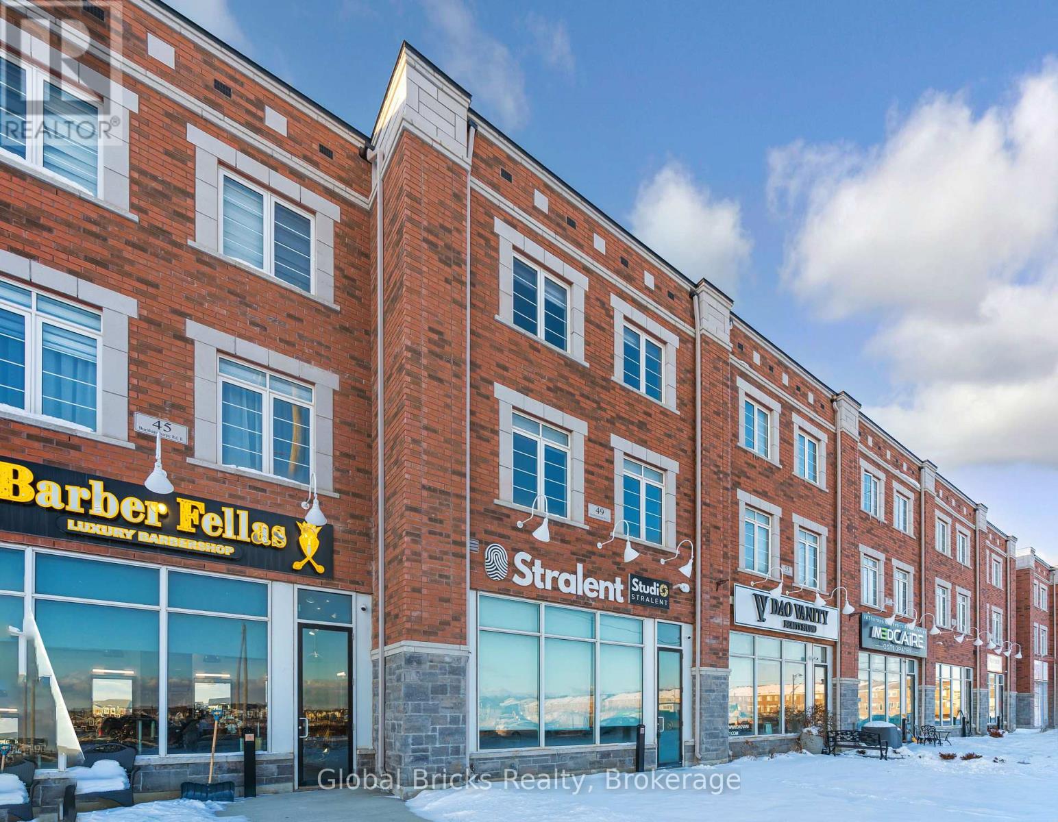 Row / Townhouse for Sale in 49 BURNHAMTHORPE ROAD E|Oakville (GO Glenorchy), Ontario L6H7C8 2