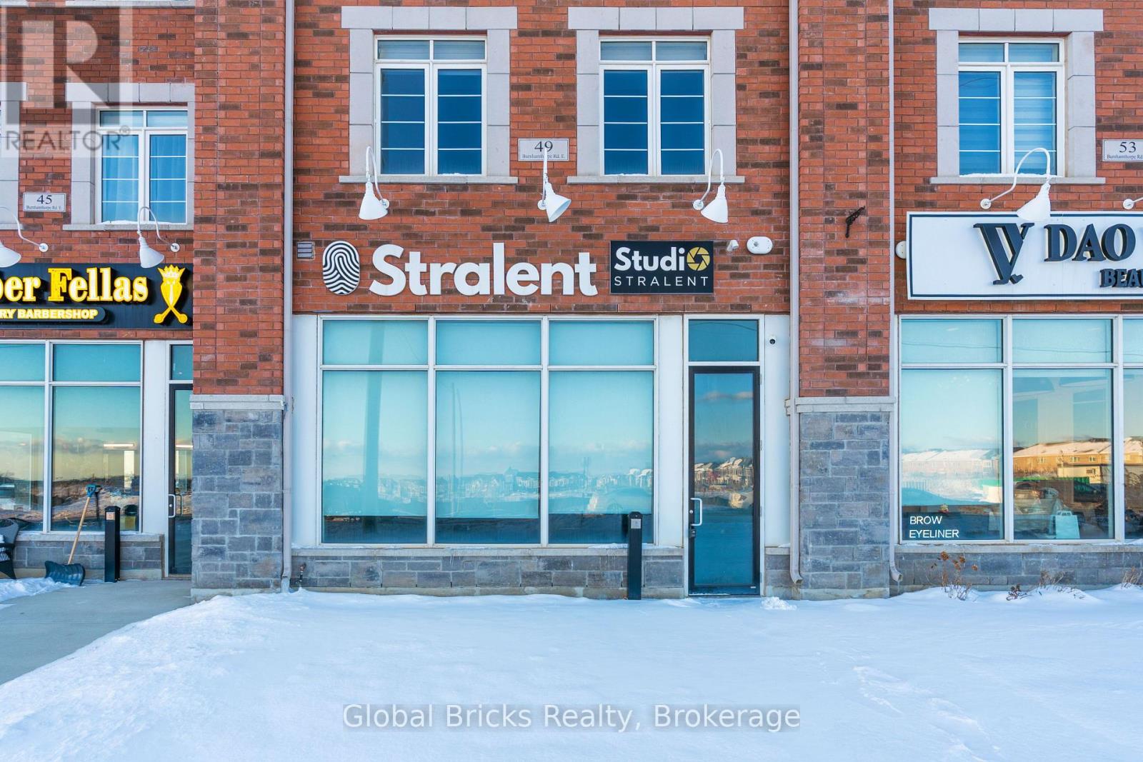 Row / Townhouse for Sale in 49 BURNHAMTHORPE ROAD E|Oakville (GO Glenorchy), Ontario L6H7C8 4